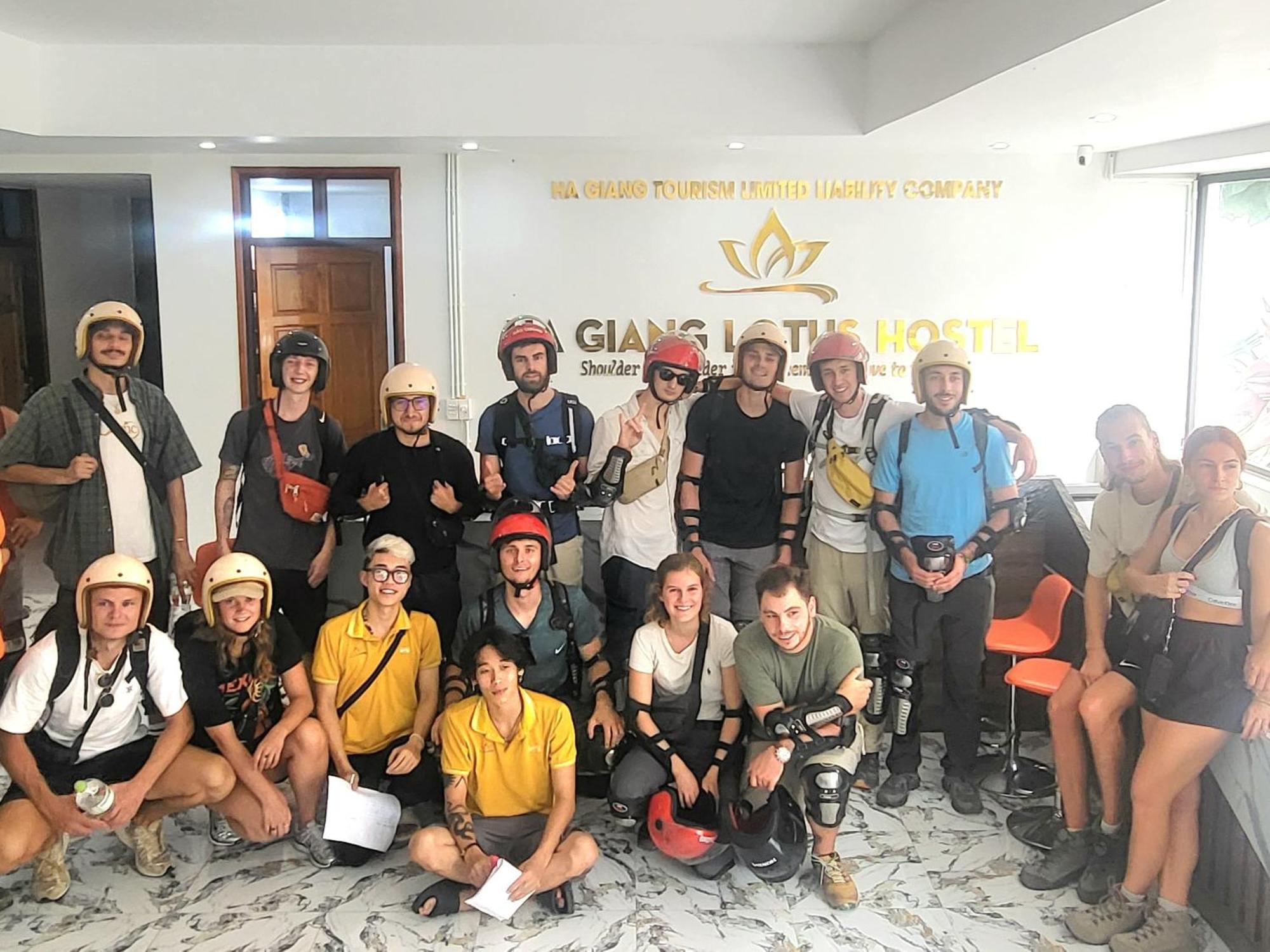Ha Giang Lotus Hostel Motorbikes Tours Zewnętrze zdjęcie