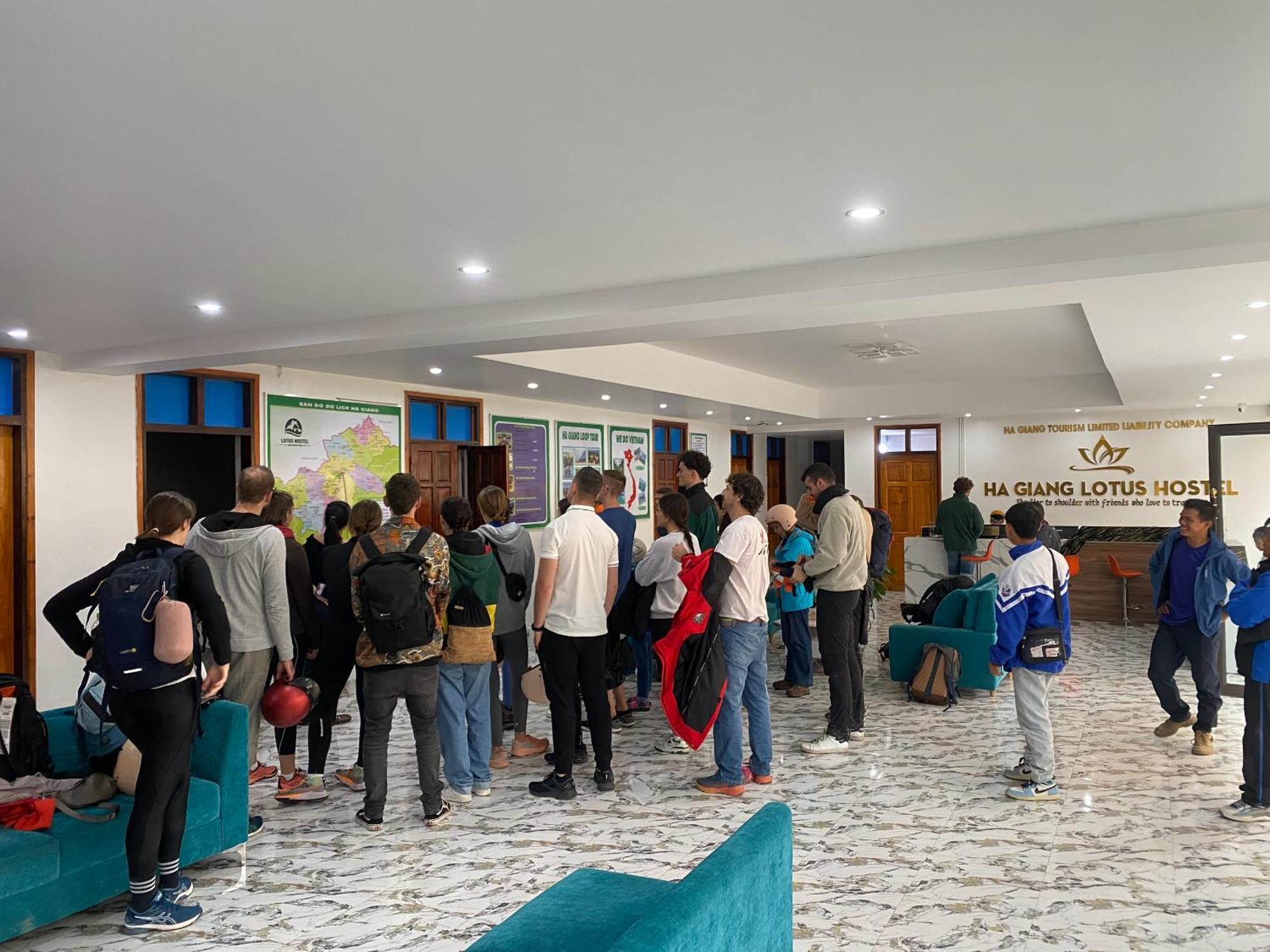 Ha Giang Lotus Hostel Motorbikes Tours Zewnętrze zdjęcie