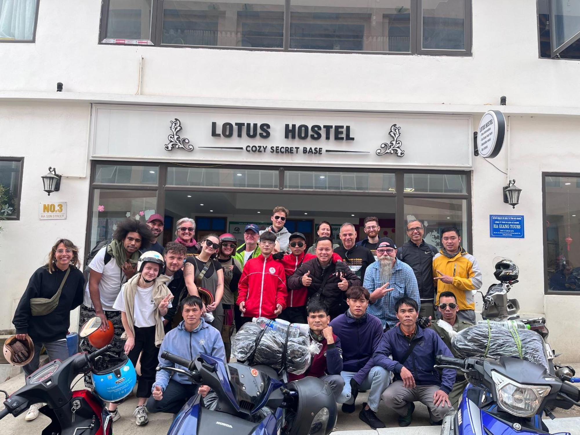 Ha Giang Lotus Hostel Motorbikes Tours Zewnętrze zdjęcie